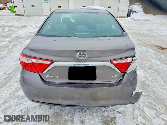 ✅ 2017 Toyota Camry LE • VIN: 4T1BF1FK9HU698632 • Lot: 76570175. Wystawiony na Copart z przebiegiem 66 207 km. Bezpłatny archiwum sprzedaży aukcyjnych z USA i szczegółowy raport historii pojazdu na DreamBid. Zdjęcie 6.