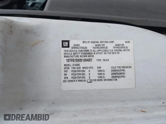 ✅ 2005 GMC Savana Cargo • VIN: 1GTFG15X851264957 • Lot: 42931787. Wystawiony na IAAI z przebiegiem 237 501 mil. Bezpłatny archiwum sprzedaży aukcyjnych z USA i szczegółowy raport historii pojazdu na DreamBid. Zdjęcie 9.