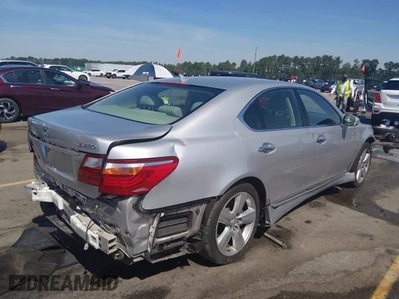 ✅ 2012 Lexus LS 460 • VIN: JTHBL5EF5C5112924 • Лот: 45289614. Опубликован ранее на IAAI с пробегом 241 651 миль. Бесплатный доступ к архиву аукционных продаж из США и подробный отчёт об истории автомобиля на DreamBid. Изображение 4.