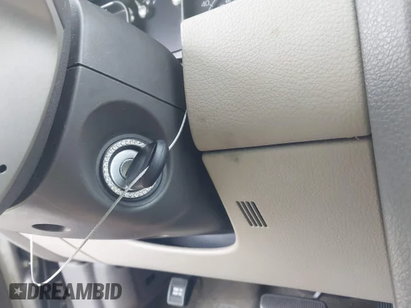 ✅ 2008 Lincoln MKX • VIN: 2LMDU68C98BJ39139 • Lot: 44321554. Wystawiony na IAAI z przebiegiem 161 280 mil. Bezpłatny archiwum sprzedaży aukcyjnych z USA i szczegółowy raport historii pojazdu na DreamBid. Zdjęcie 11.