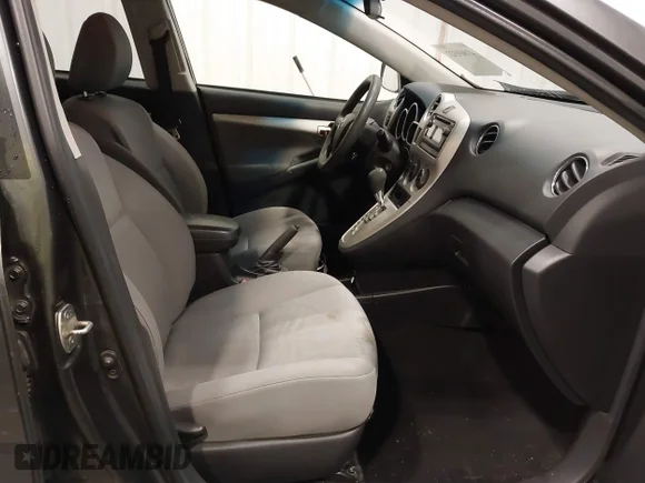 ✅ 2013 Toyota Matrix L • VIN: 2T1KU4EEXDC975111 • Лот: 41869322. Опубліковано раніше на IAAI з пробігом 154 307 миль. Безкоштовний доступ до архіву аукціонних продажів зі США та докладний звіт про історію автомобіля на DreamBid. Зображення 5.