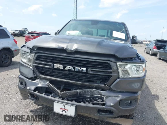 ✅ 2020 Ram 1500 Big Horn • VIN: 1C6SRFFT2LN103468 • Lot: 42527518. Wystawiony na IAAI z przebiegiem 101 679 mil. Bezpłatny archiwum sprzedaży aukcyjnych z USA i szczegółowy raport historii pojazdu na DreamBid. Zdjęcie 6.
