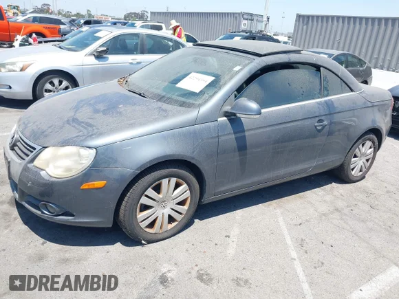 ✅ 2008 Volkswagen Eos Turbo • VIN: WVWBA71F18V020497 • Lot: 42294394. Wystawiony na IAAI z przebiegiem 134 582 mil. Bezpłatny archiwum sprzedaży aukcyjnych z USA i szczegółowy raport historii pojazdu na DreamBid. Zdjęcie 2.