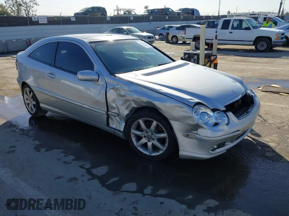 ✅ 2004 Mercedes-Benz C 230 Kompressor • VIN: WDBRN40J14A604745 • Лот: 44226230. Опубліковано раніше на IAAI з пробігом 202 905 миль. Безкоштовний доступ до архіву аукціонних продажів зі США та докладний звіт про історію автомобіля на DreamBid. Зображення 1.