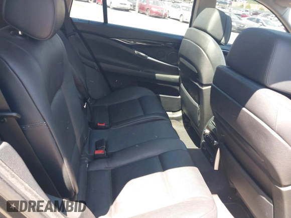✅ 2011 BMW 5 Series 550i Gran Turismo xDrive • VIN: WBASP4C57BC341817 • Lot: 43082839. Wystawiony na IAAI z przebiegiem 156 134 mil. Bezpłatny archiwum sprzedaży aukcyjnych z USA i szczegółowy raport historii pojazdu na DreamBid. Zdjęcie 8.