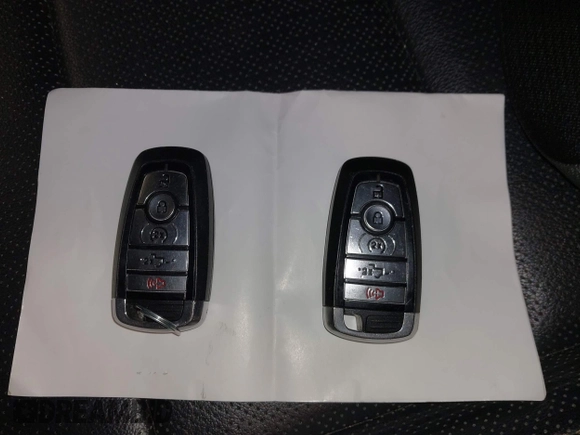 ✅ 2024 Ford F-150 Lariat • VIN: 1FTFW5L54RFA52688 • Lot: 43987544. Wystawiony na IAAI z przebiegiem 27 545 mil. Bezpłatny archiwum sprzedaży aukcyjnych z USA i szczegółowy raport historii pojazdu na DreamBid. Zdjęcie 11.