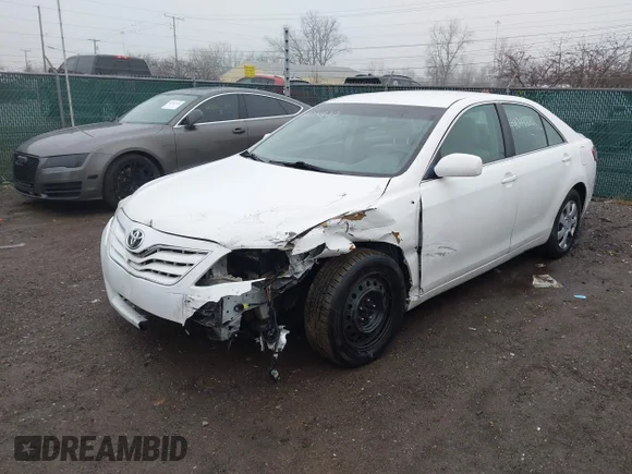 ✅ 2011 Toyota Camry • VIN: 4T1BF3EK9BU686226 • Lot: 44014820. Wystawiony na IAAI z przebiegiem 156 008 mil. Bezpłatny archiwum sprzedaży aukcyjnych z USA i szczegółowy raport historii pojazdu na DreamBid. Zdjęcie 2.