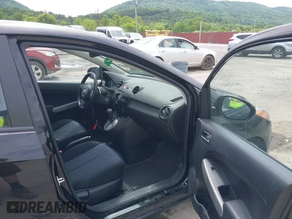 ✅ 2013 Mazda 2 Sport • VIN: JM1DE1KZ4D0164135 • Лот: 42388594. Опубліковано раніше на IAAI з пробігом 57 301 миль. Безкоштовний доступ до архіву аукціонних продажів зі США та докладний звіт про історію автомобіля на DreamBid. Зображення 5.