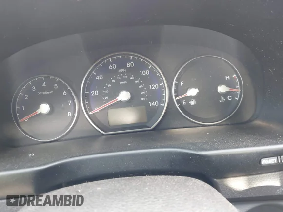 ✅ 2010 Hyundai Santa Fe GLS • VIN: 5NMSGDAB0AH381989 • Lot: 43137343. Wystawiony na IAAI z przebiegiem 203 000 mil. Bezpłatny archiwum sprzedaży aukcyjnych z USA i szczegółowy raport historii pojazdu na DreamBid. Zdjęcie 7.