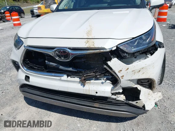 ✅ 2024 Toyota Highlander LE • VIN: 5TDKDRAHXRS541122 • Lot: 43158296. Wystawiony na IAAI z przebiegiem 19 786 mil. Bezpłatny archiwum sprzedaży aukcyjnych z USA i szczegółowy raport historii pojazdu na DreamBid. Zdjęcie 6.