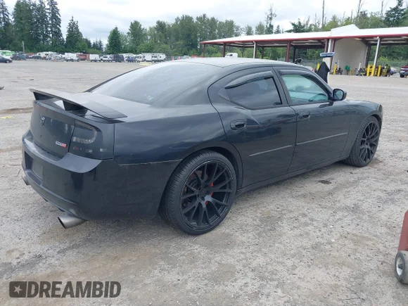 ✅ 2006 Dodge Charger SRT-8 • VIN: 2B3LA73WX6H530131 • Лот: 42614977. Опубліковано раніше на IAAI з пробігом 114 829 миль. Безкоштовний доступ до архіву аукціонних продажів зі США та докладний звіт про історію автомобіля на DreamBid. Зображення 4.