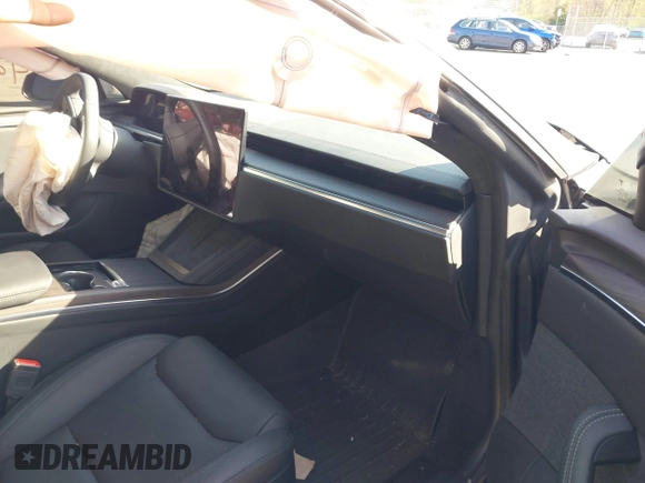 ✅ 2024 Tesla Model S • VIN: 5YJSA1E59RF537321 • Lot: 42122597. Wystawiony na IAAI z przebiegiem Nie podano. Bezpłatny archiwum sprzedaży aukcyjnych z USA i szczegółowy raport historii pojazdu na DreamBid. Zdjęcie 5.
