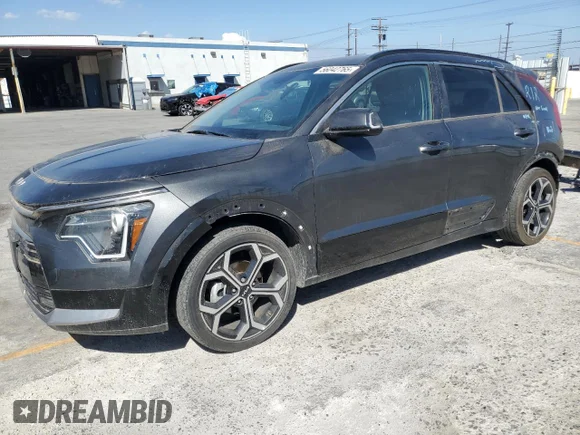 ✅ 2023 Kia Niro EX • VIN: KNDCR3LE9P5052784 • Лот: 56042765. Опубліковано раніше на Copart з пробігом 70 922 миль. Безкоштовний доступ до архіву аукціонних продажів зі США та докладний звіт про історію автомобіля на DreamBid. Зображення 1.