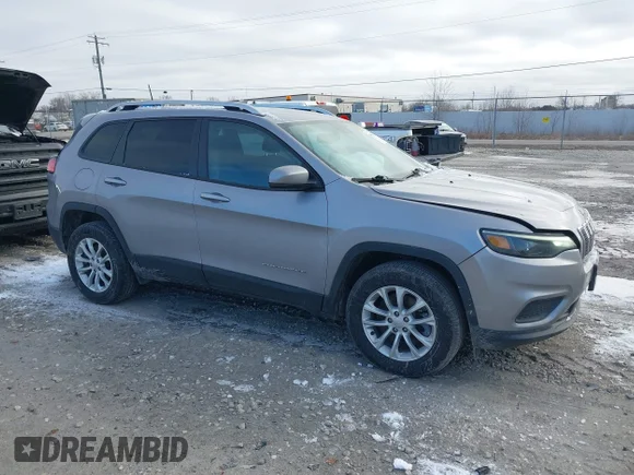 ✅ 2021 Jeep Cherokee Latitude • VIN: 1C4PJMCB5MD242717 • Lot: 44420237. Wystawiony na IAAI z przebiegiem 102 385 mil. Bezpłatny archiwum sprzedaży aukcyjnych z USA i szczegółowy raport historii pojazdu na DreamBid. Zdjęcie 1.
