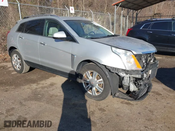 ✅ 2015 Cadillac SRX Luxury Collection • VIN: 3GYFNBE35FS576169 • Lot: 41765733. Wystawiony na IAAI z przebiegiem 92 696 mil. Bezpłatny archiwum sprzedaży aukcyjnych z USA i szczegółowy raport historii pojazdu na DreamBid. Zdjęcie 1.