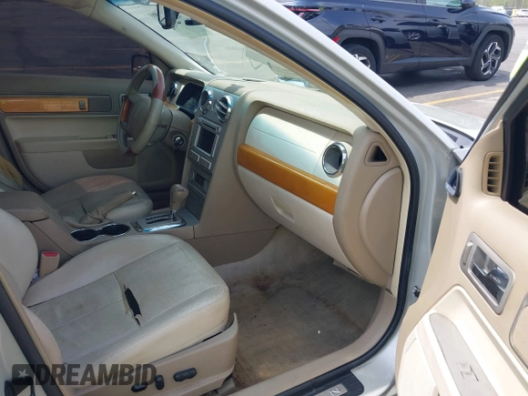 ✅ 2006 Lincoln Zephyr • VIN: 3LNHM26106R613498 • Lot: 41930310. Wystawiony na IAAI z przebiegiem 165 666 mil. Bezpłatny archiwum sprzedaży aukcyjnych z USA i szczegółowy raport historii pojazdu na DreamBid. Zdjęcie 5.