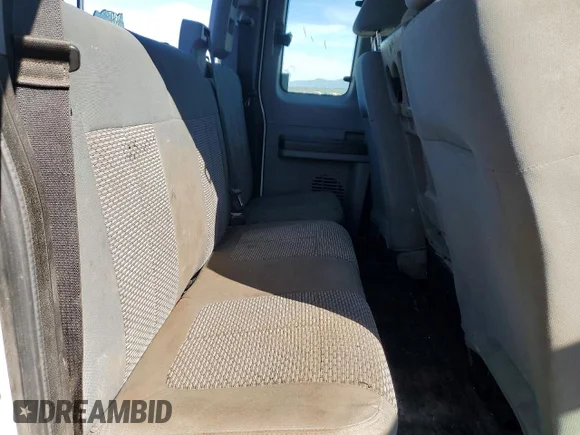 ✅ 2013 Ford F-250 XL • VIN: 1FT7X2B60DEA56469 • Lot: 45561736. Wystawiony na Copart z przebiegiem Nie podano. Bezpłatny archiwum sprzedaży aukcyjnych z USA i szczegółowy raport historii pojazdu na DreamBid. Zdjęcie 10.