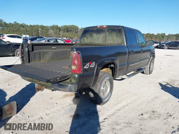 ✅ 2004 Chevrolet Silverado 2500HD LS • VIN: 1GCHK23G84F162916 • Lot: 44188018. Wystawiony na IAAI z przebiegiem 118 203 mil. Bezpłatny archiwum sprzedaży aukcyjnych z USA i szczegółowy raport historii pojazdu na DreamBid. Zdjęcie 4.