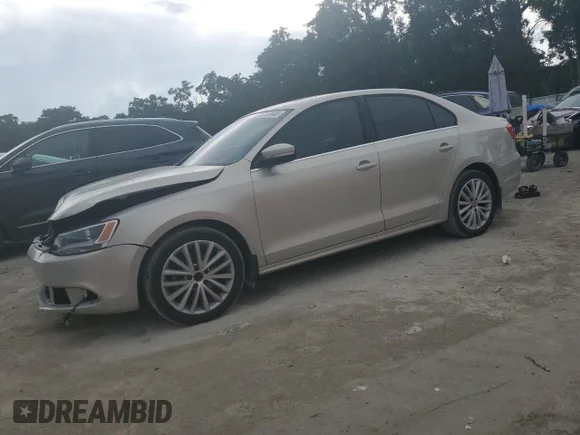 ✅ 2011 Volkswagen Jetta SEL • VIN: 3VWGZ7AJ4BM384236 • Lot: 61528605. Listed on Copart with 197,122 mi. Free auction sales archive from the USA and detailed vehicle history report at DreamBid. Image 1.