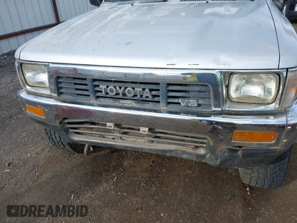 ✅ 1989 Toyota Pickup DLX • VIN: JT4VN01D6K6001324 • Lot: 43504371. Wystawiony na IAAI z przebiegiem 201 541 mil. Bezpłatny archiwum sprzedaży aukcyjnych z USA i szczegółowy raport historii pojazdu na DreamBid. Zdjęcie 6.