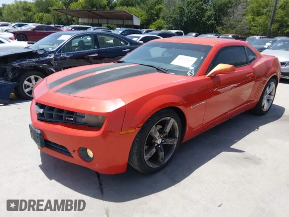 ✅ 2011 Chevrolet Camaro 1LT • VIN: 2G1FB1ED3B9105610 • Lot: 45512665. Wystawiony na IAAI z przebiegiem Nie podano. Bezpłatny archiwum sprzedaży aukcyjnych z USA i szczegółowy raport historii pojazdu na DreamBid. Zdjęcie 2.