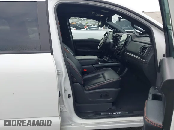 ✅ 2023 Nissan Titan SV • VIN: 1N6AA1ED4PN113883 • Lot: 44338580. Wystawiony na IAAI z przebiegiem 58 299 mil. Bezpłatny archiwum sprzedaży aukcyjnych z USA i szczegółowy raport historii pojazdu na DreamBid. Zdjęcie 5.