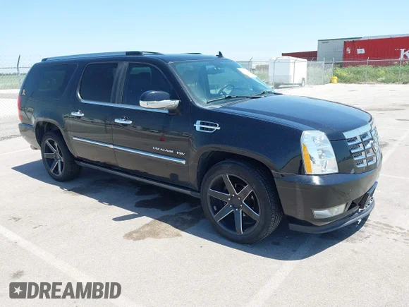 ✅ 2011 Cadillac Escalade ESV Premium • VIN: 1GYS4JEF2BR186522 • Лот: 45349770. Опубліковано раніше на IAAI з пробігом 202 240 миль. Безкоштовний доступ до архіву аукціонних продажів зі США та докладний звіт про історію автомобіля на DreamBid. Зображення 1.