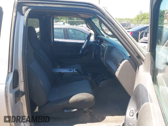 ✅ 2003 Ford Ranger XL Fleet • VIN: 1FTZR45E13PA12663 • Lot: 45280503. Wystawiony na IAAI z przebiegiem 217 212 mil. Bezpłatny archiwum sprzedaży aukcyjnych z USA i szczegółowy raport historii pojazdu na DreamBid. Zdjęcie 5.