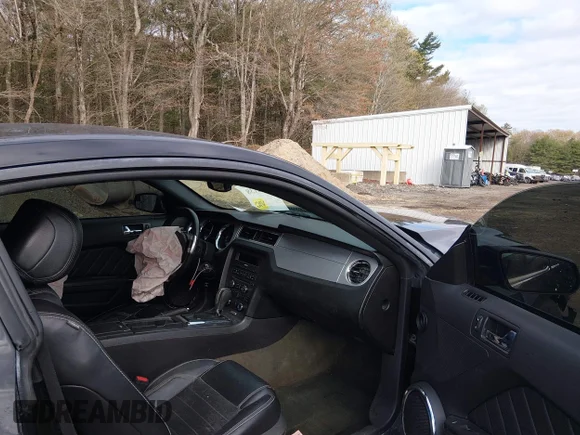 ✅ 2014 Ford Mustang V6 • VIN: 1ZVBP8AM9E5202363 • Lot: 45002138. Wystawiony na IAAI z przebiegiem 203 071 mil. Bezpłatny archiwum sprzedaży aukcyjnych z USA i szczegółowy raport historii pojazdu na DreamBid. Zdjęcie 5.
