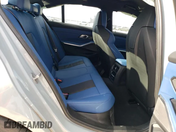 ✅ 2022 BMW M3 Competition xDrive • VIN: WBS43AY02NFN14884 • Lot: 38280114. Listed on Copart with 3,987 mi. Free auction sales archive from the USA and detailed vehicle history report at DreamBid. Image 10.