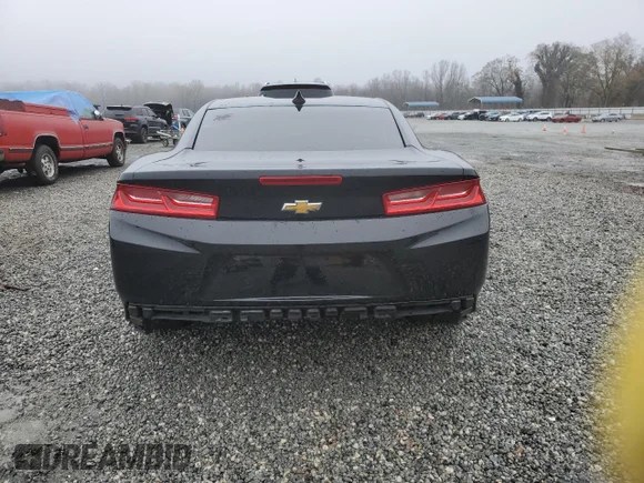 ✅ 2018 Chevrolet Camaro 1LS • VIN: 1G1FA1RX0J0189286 • Lot: 85260044. Wystawiony na Copart z przebiegiem 68 389 mil. Bezpłatny archiwum sprzedaży aukcyjnych z USA i szczegółowy raport historii pojazdu na DreamBid. Zdjęcie 6.
