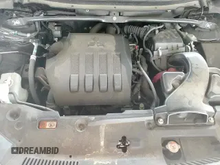 ✅ 2018 Mitsubishi Eclipse Cross SE • VIN: JA4AT5AA6JZ039053 • Lot: 71526255. Wystawiony na Copart z przebiegiem 62 198 mil. Bezpłatny archiwum sprzedaży aukcyjnych z USA i szczegółowy raport historii pojazdu na DreamBid. Zdjęcie 13.