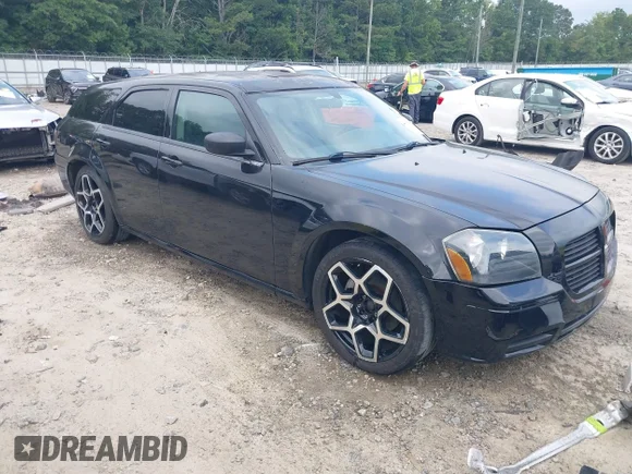✅ 2005 Dodge Magnum SE • VIN: 2D4FV48T75H617094 • Lot: 43032594. Wystawiony na IAAI z przebiegiem 165 780 mil. Bezpłatny archiwum sprzedaży aukcyjnych z USA i szczegółowy raport historii pojazdu na DreamBid. Zdjęcie 1.
