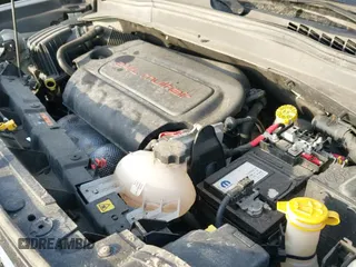 ✅ 2019 Jeep Renegade Upland • VIN: ZACNJBAB7KPK71811 • Lot: 41801918. Wystawiony na IAAI z przebiegiem 69 801 mil. Bezpłatny archiwum sprzedaży aukcyjnych z USA i szczegółowy raport historii pojazdu na DreamBid. Zdjęcie 19.