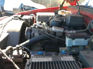 ✅ 1998 GMC Sierra 2500 • VIN: 1GTGK24R6WZ521161 • Лот: 43616494. Опубликован ранее на IAAI с пробегом 230 058 миль. Бесплатный доступ к архиву аукционных продаж из США и подробный отчёт об истории автомобиля на DreamBid. Изображение 13.