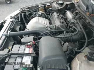 ✅ 2000 Toyota Camry CE • VIN: 4T1BG22K8YU633005 • Lot: 43546185. Wystawiony na IAAI z przebiegiem 240 688 mil. Bezpłatny archiwum sprzedaży aukcyjnych z USA i szczegółowy raport historii pojazdu na DreamBid. Zdjęcie 19.