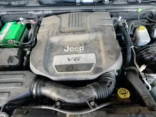 ✅ 2017 Jeep Wrangler Unlimited Sport • VIN: 1C4BJWDG1HL737797 • Лот: 91447795. Опубликован ранее на Copart с пробегом 75 175 миль. Бесплатный доступ к архиву аукционных продаж из США и подробный отчёт об истории автомобиля на DreamBid. Изображение 13.