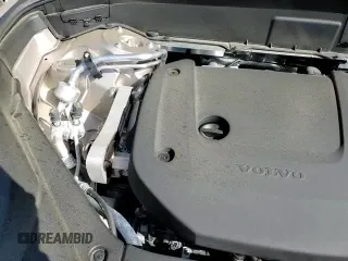 ✅ 2025 Volvo XC90 • VIN: YV4062PGXS1358875 • Lot: 68701975. Wystawiony na Copart z przebiegiem 8 030 mil. Bezpłatny archiwum sprzedaży aukcyjnych z USA i szczegółowy raport historii pojazdu na DreamBid. Zdjęcie 14.