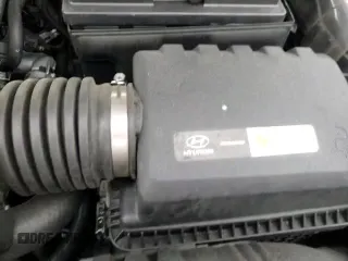 ✅ 2019 Hyundai Elantra SE • VIN: 5NPD74LF2KH460447 • Lot: 50204715. Listed on Copart with 39,649 mi. Free auction sales archive from the USA and detailed vehicle history report at DreamBid. Image 13.