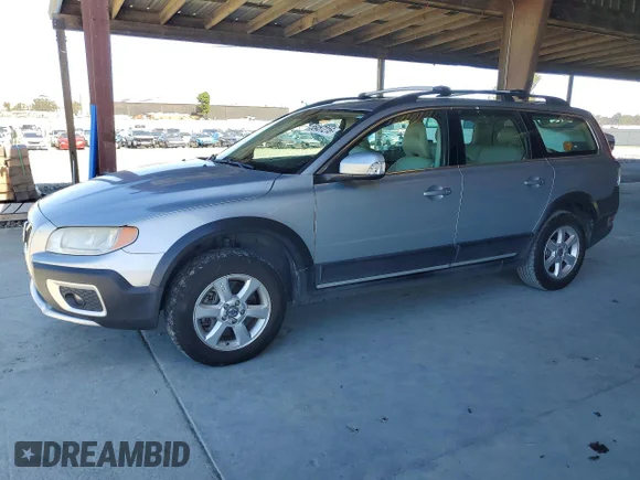 ✅ 2010 Volvo XC70 3.2L • VIN: YV4960BZ0A1091989 • Лот: 55457216. Опубліковано раніше на Copart з пробігом 208 025 миль. Безкоштовний доступ до архіву аукціонних продажів зі США та докладний звіт про історію автомобіля на DreamBid. Зображення 1.