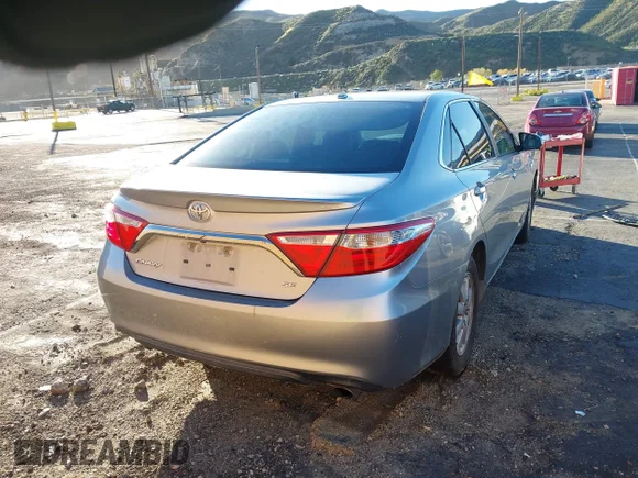 ✅ 2015 Toyota Camry XLE • VIN: 4T1BF1FK3FU080459 • Lot: 43951446. Wystawiony na IAAI z przebiegiem 138 113 mil. Bezpłatny archiwum sprzedaży aukcyjnych z USA i szczegółowy raport historii pojazdu na DreamBid. Zdjęcie 4.