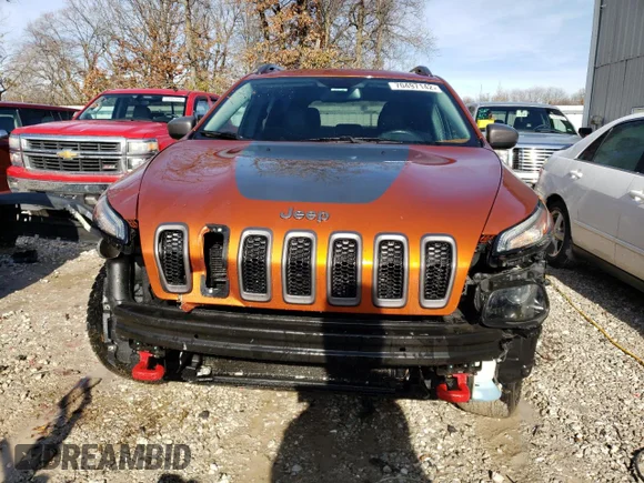 ✅ 2015 Jeep Cherokee Trailhawk • VIN: 1C4PJMBS8FW735896 • Лот: 70497142. Опубліковано раніше на Copart з пробігом 105 556 миль. Безкоштовний доступ до архіву аукціонних продажів зі США та докладний звіт про історію автомобіля на DreamBid. Зображення 5.