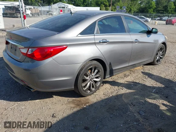 ✅ 2011 Hyundai Sonata SE • VIN: 5NPEC4AB1BH214960 • Lot: 45315733. Listed on IAAI with 263,444 mi. Free auction sales archive from the USA and detailed vehicle history report at DreamBid. Image 4.