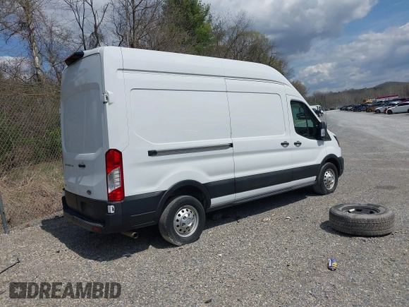 ✅ 2023 Ford Transit Cargo • VIN: 1FTBR2X82PKA27043 • Lot: 44603903. Wystawiony na IAAI z przebiegiem 133 594 mil. Bezpłatny archiwum sprzedaży aukcyjnych z USA i szczegółowy raport historii pojazdu na DreamBid. Zdjęcie 4.