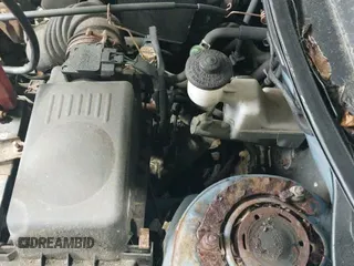 ✅ 2005 Toyota Matrix XR • VIN: 2T1LR32E15C492337 • Lot: 43500638. Listed on IAAI with 98,627 mi. Free auction sales archive from the USA and detailed vehicle history report at DreamBid. Image 12.