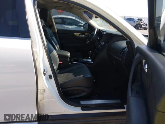 ✅ 2016 Infiniti QX70 • VIN: JN8CS1MU2GM670019 • Lot: 45576401. Wystawiony na IAAI z przebiegiem 227 499 mil. Bezpłatny archiwum sprzedaży aukcyjnych z USA i szczegółowy raport historii pojazdu na DreamBid. Zdjęcie 5.