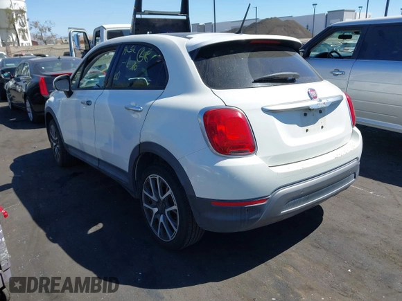 ✅ 2016 FIAT 500X Trekking Plus • VIN: ZFBCFXET8GP414851 • Lot: 44623476. Wystawiony na IAAI z przebiegiem 95 488 mil. Bezpłatny archiwum sprzedaży aukcyjnych z USA i szczegółowy raport historii pojazdu na DreamBid. Zdjęcie 3.