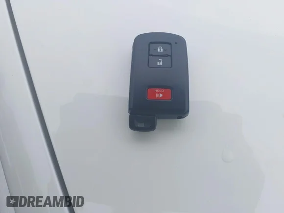 ✅ 2013 Toyota Prius Two • VIN: JTDKDTB33D1034455 • Lot: 43583780. Wystawiony na IAAI z przebiegiem 220 617 mil. Bezpłatny archiwum sprzedaży aukcyjnych z USA i szczegółowy raport historii pojazdu na DreamBid. Zdjęcie 11.