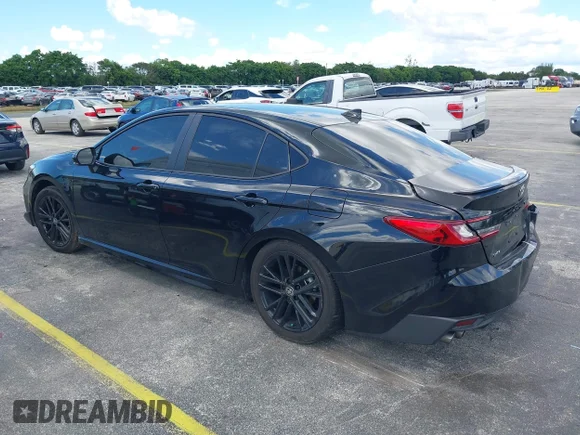 ✅ 2025 Toyota Camry SE • VIN: 4T1DAACK1SU592341 • Lot: 43270303. Wystawiony na IAAI z przebiegiem 8 379 mil. Bezpłatny archiwum sprzedaży aukcyjnych z USA i szczegółowy raport historii pojazdu na DreamBid. Zdjęcie 3.