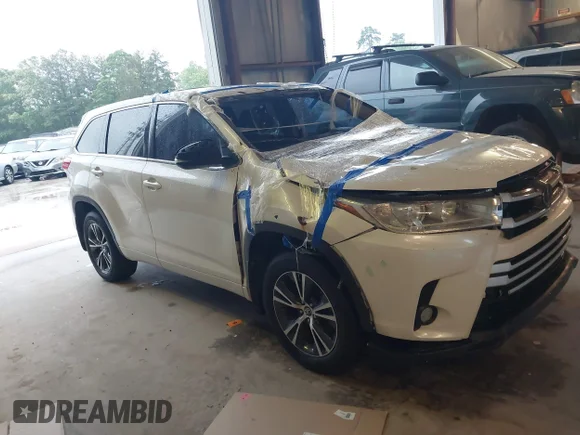 ✅ 2017 Toyota Highlander LE Plus • VIN: 5TDZZRFH0HS195492 • Лот: 45069118. Опубліковано раніше на IAAI з пробігом 131 778 миль. Безкоштовний доступ до архіву аукціонних продажів зі США та докладний звіт про історію автомобіля на DreamBid. Зображення 1.